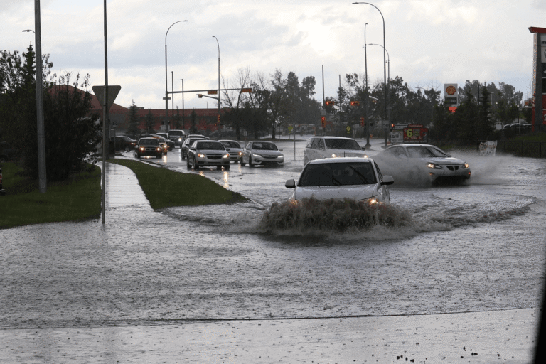 Fort Myers Faces Severe Flooding Residents Urged to Evacuate