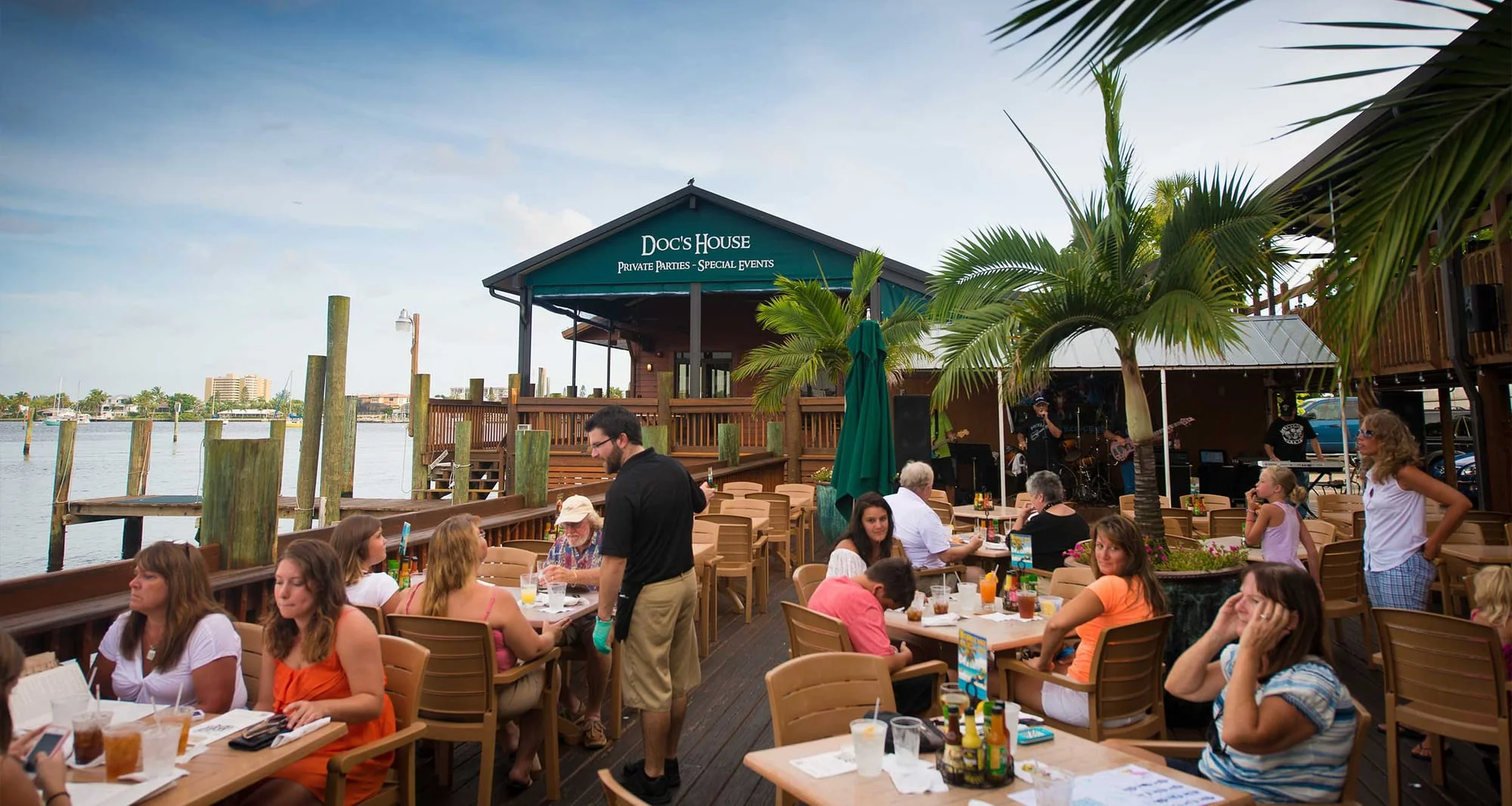 Dining by the Shore Discover Which Fort Myers Beach Restaurants Are Open Now!