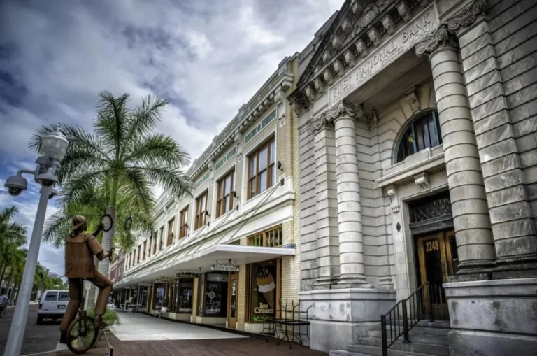 Discovering Downtown Fort Myers A Vibrant Hub of Culture and Commerce